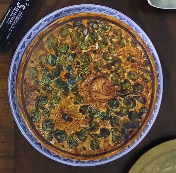 Piatto Vintage in Ceramica Italiana Dipinto a Mano con Motivi Floreali