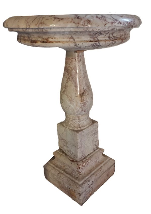 Acquasantiera in marmo