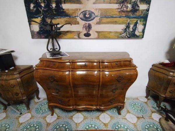 Comò cassettone in stile barocchetto
