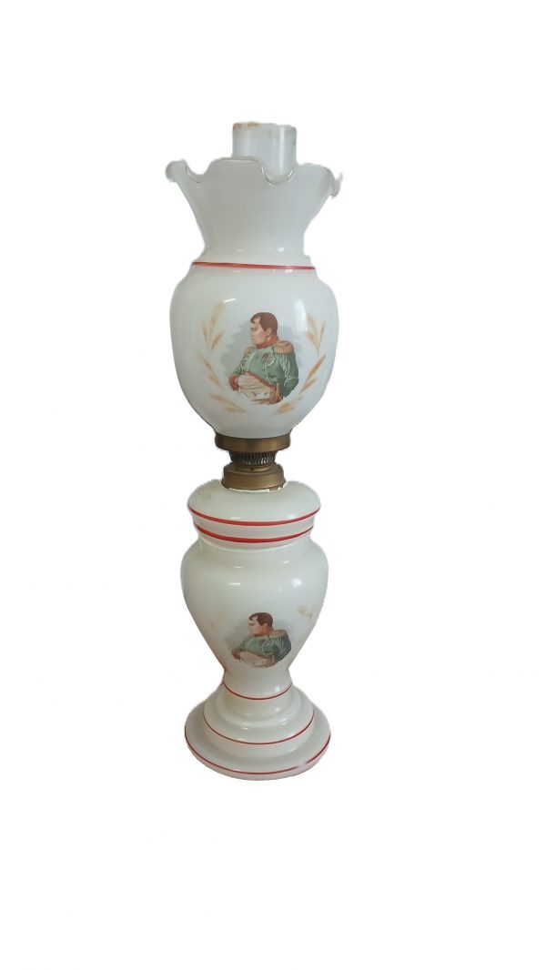 Lampada opaline bianca Napoleone