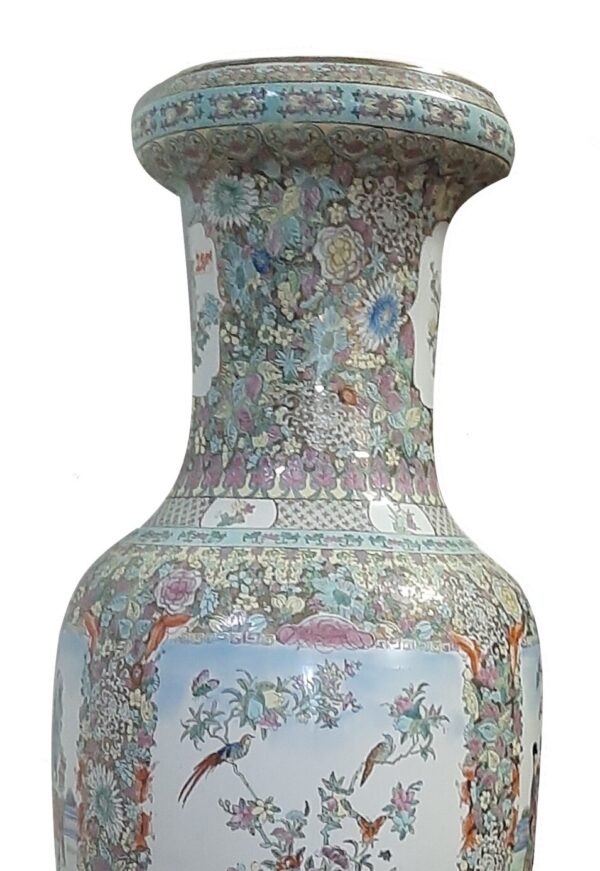 Antico vaso cinese gigante