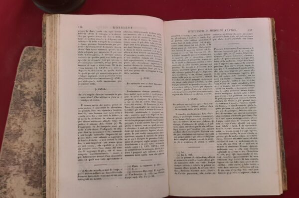 Volume antico pagine autentiche " istituzioni di medicina pratica"